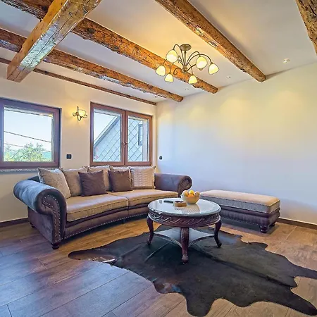 Casa vacanze 3 Bedroom Stunning In Skrad