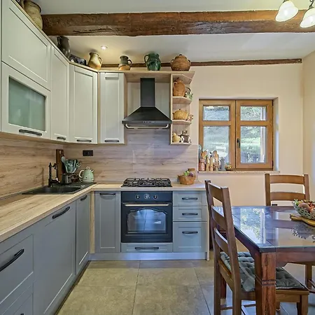 3 Bedroom Stunning In * Skrad