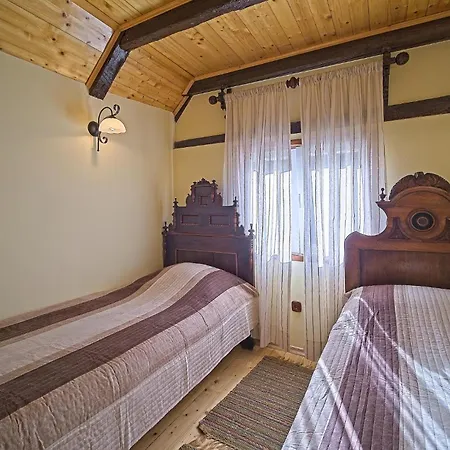3 Bedroom Stunning In Casa de Férias Skrad